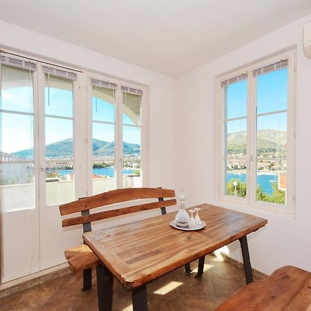 Apartment Poseidon Trogir Kamer foto